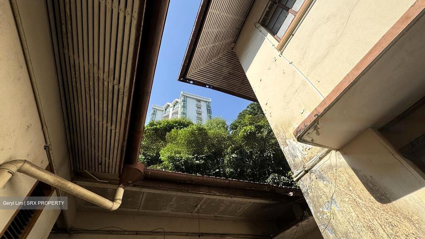 Mountbatten Road (D15), Detached #495719031